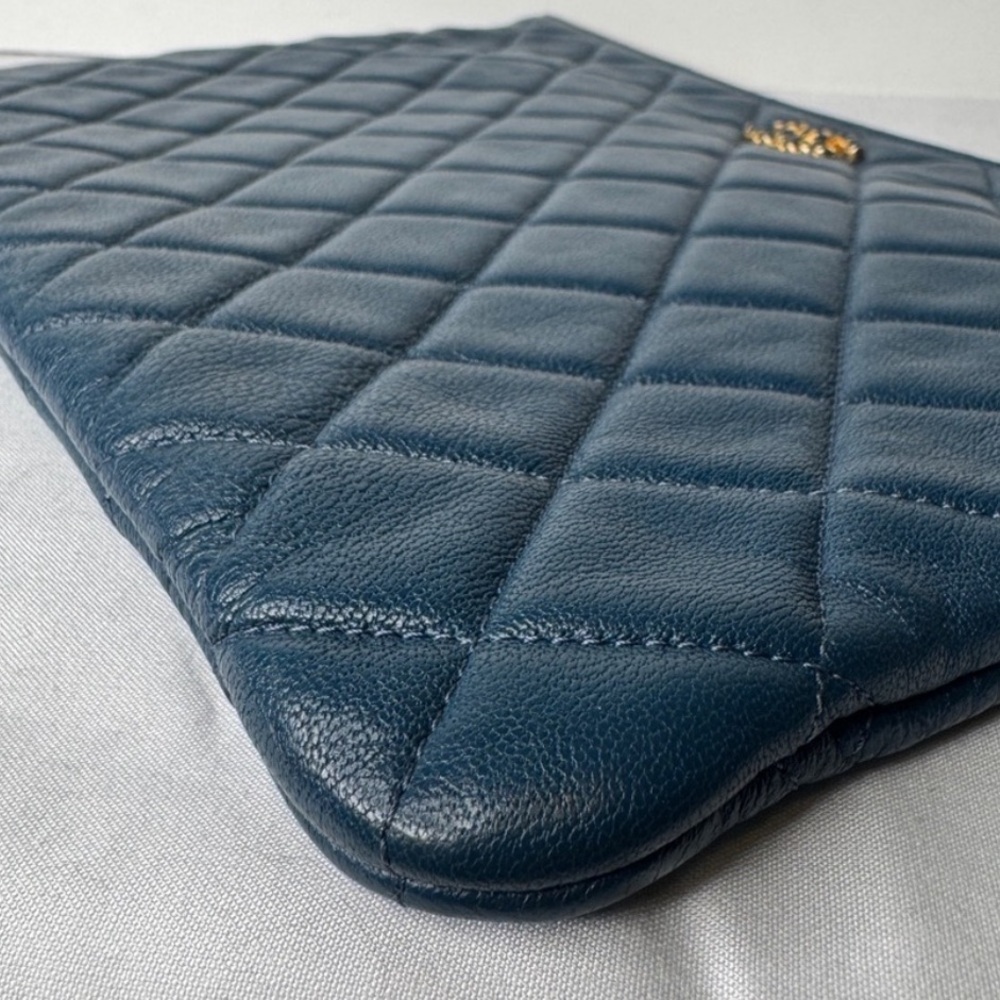 CHANEL Chanel Matelasse Blue Quilted Lamb Skin Clutch Back Pocket zipperClosure - Picture 4 of 7